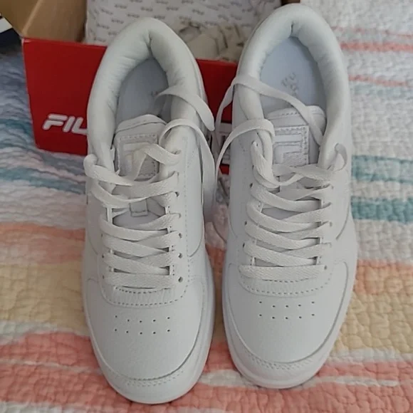Fila brand new white sneakers - Picture 5 of 9